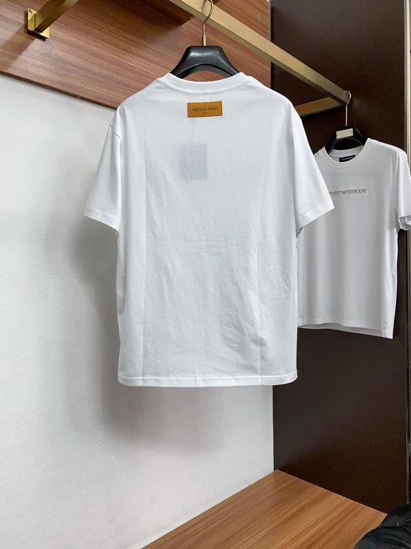 루이비통 남성 면 라운드넥 반팔 티셔츠 001-216349