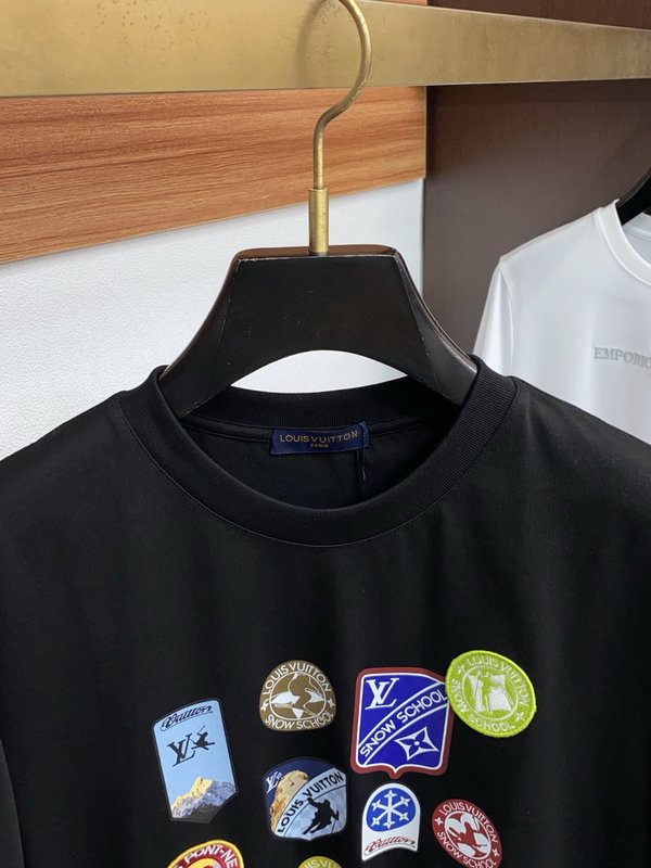 루이비통 남성 면 라운드넥 반팔 티셔츠 001-216380
