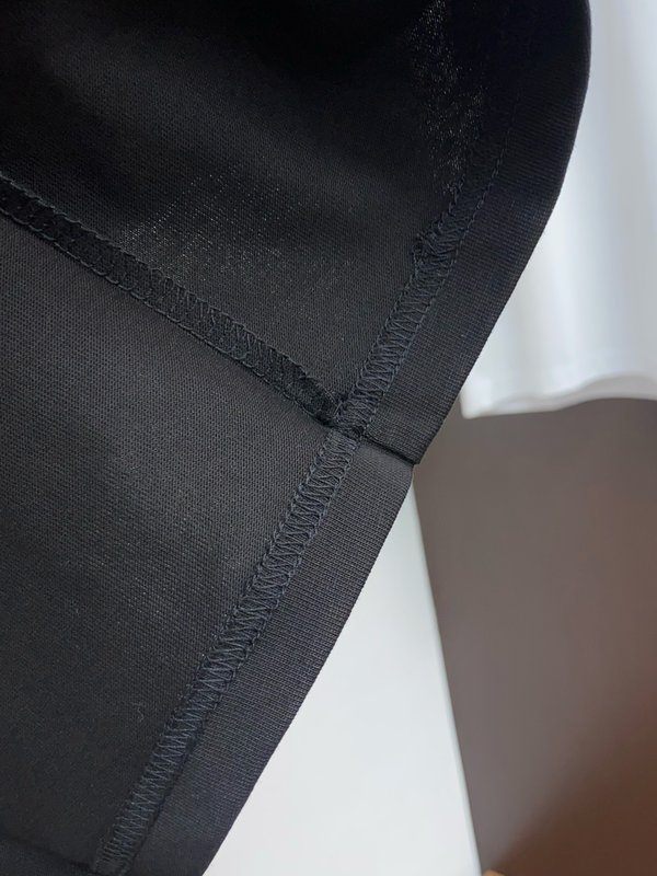 루이비통 남성 면 라운드넥 반팔 티셔츠 001-216380
