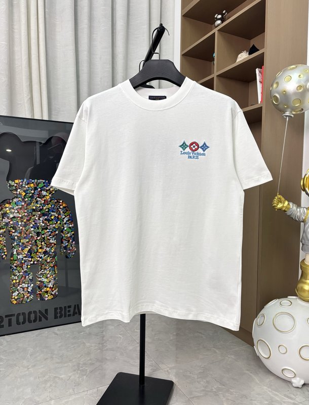 루이비통 클로버 자수 라운드넥 반팔 티셔츠 001-216641