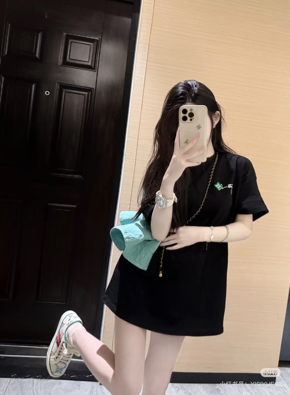 루이비통 크리에이티브 자수 라운드넥 반팔 티셔츠 001-216707