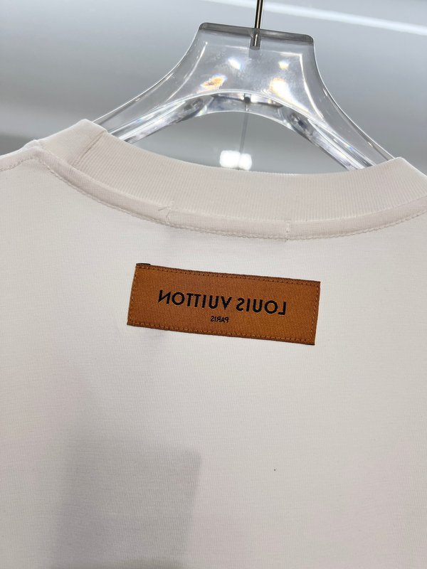 루이비통 면 라운드넥 반팔 티셔츠 001-216768
