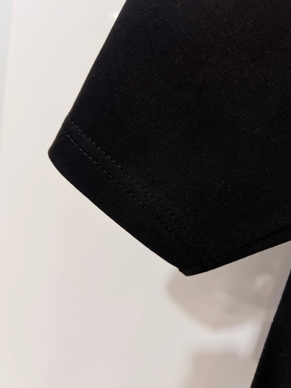 루이비통 면 라운드넥 반팔 티셔츠 001-216815