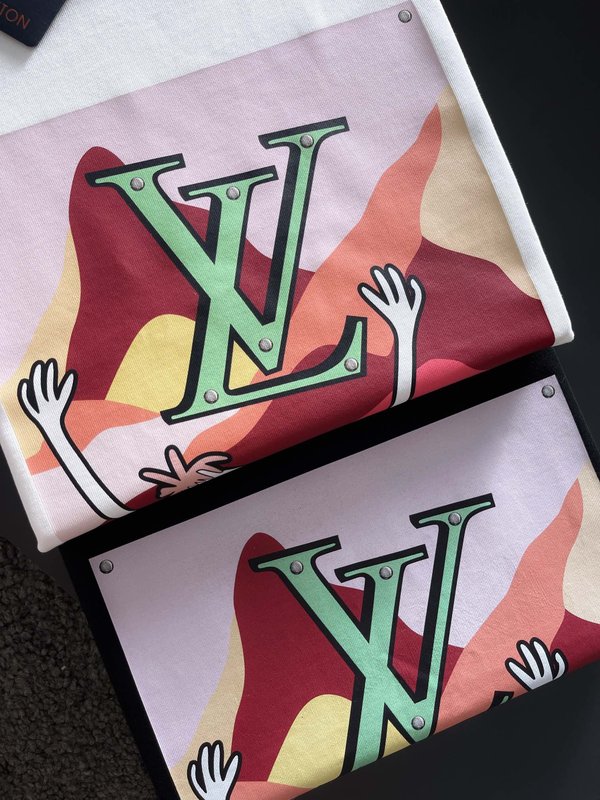 루이비통 남성 심플 반팔 티셔츠 001-216820