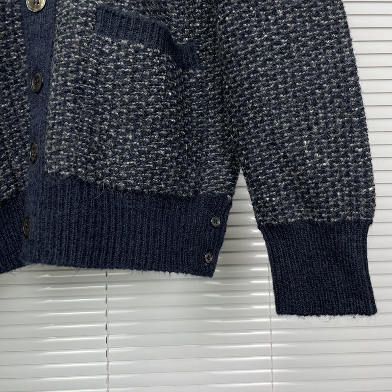 톰브라운 25SS雪花점 V 넥 카디건 001-217377