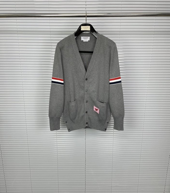 톰브라운 클래식 더블 스트라이프 울 카디건 001-217403