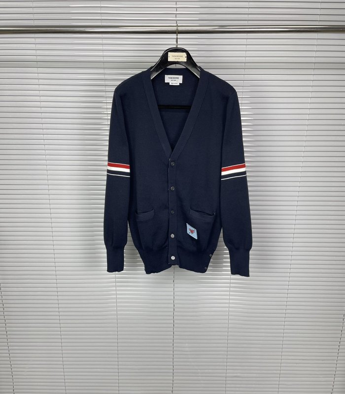 톰브라운 클래식 더블 스트라이프 울 카디건 001-217404