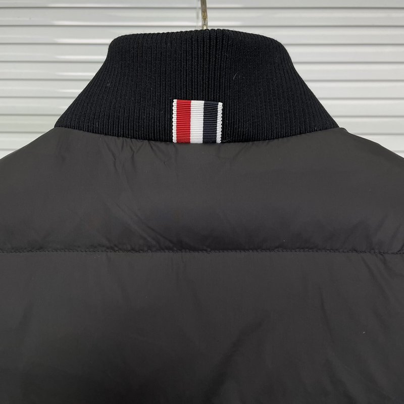 톰브라운 암포바 블랙 다운 베스트 001-217450