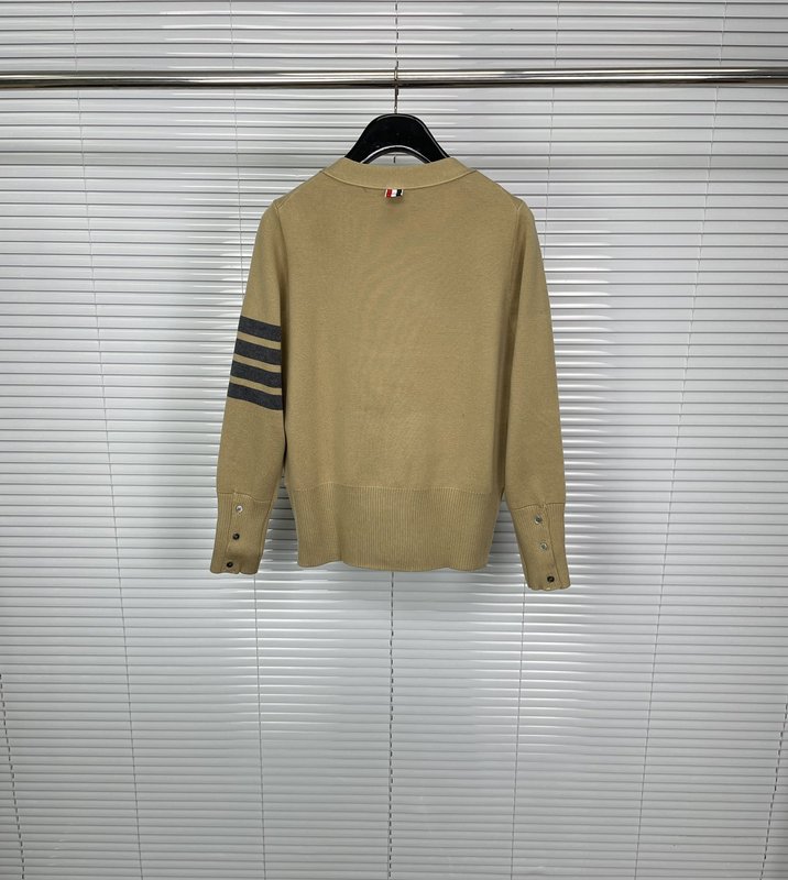 톰브라운 포스트릭 V 넥 카디건 001-217453