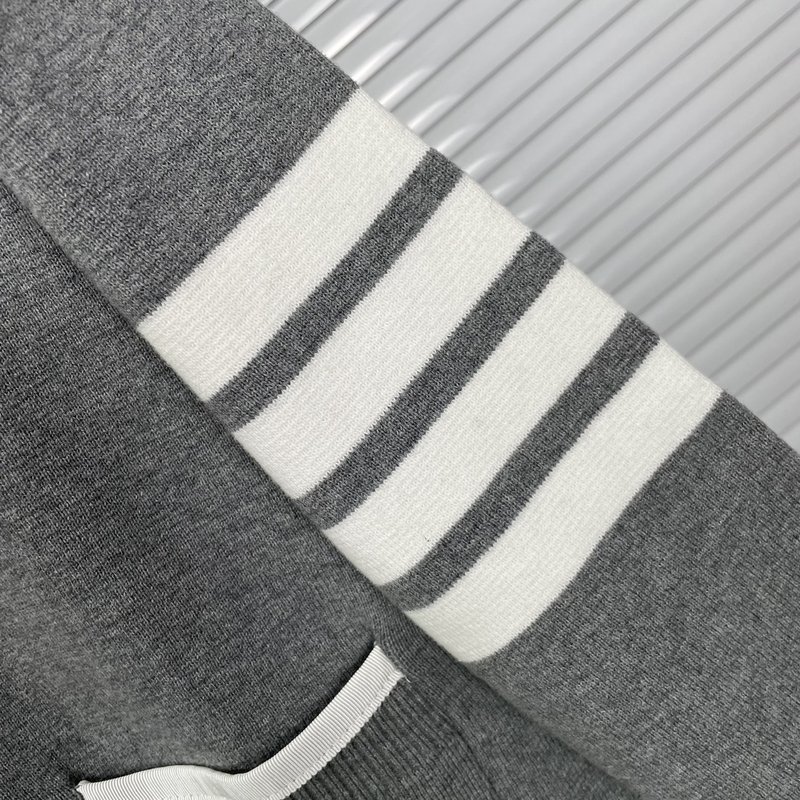 톰브라운 4 바 스트라이프 카디건 001-217496