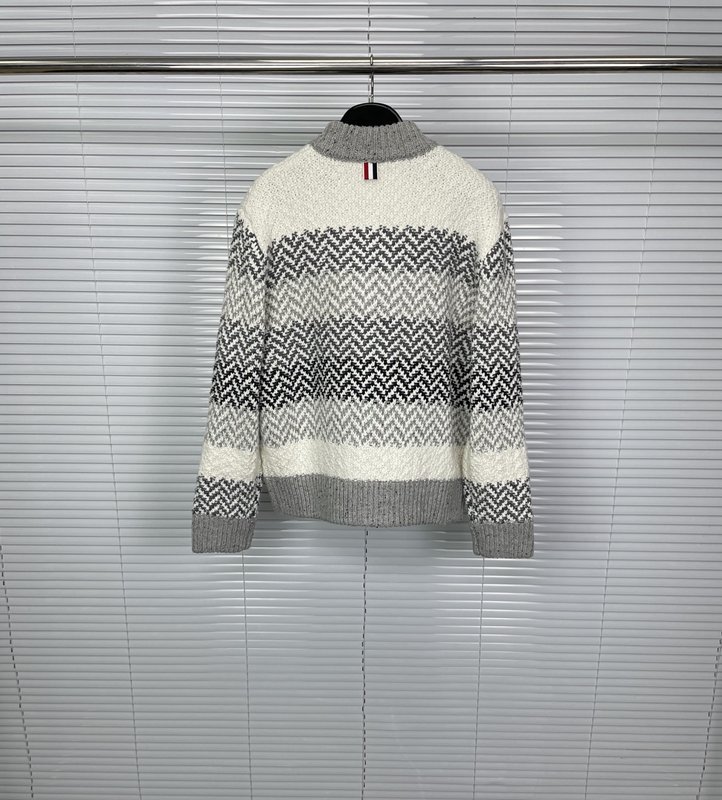 톰브라운 울 스트라이프 지퍼 카디건 001-217521