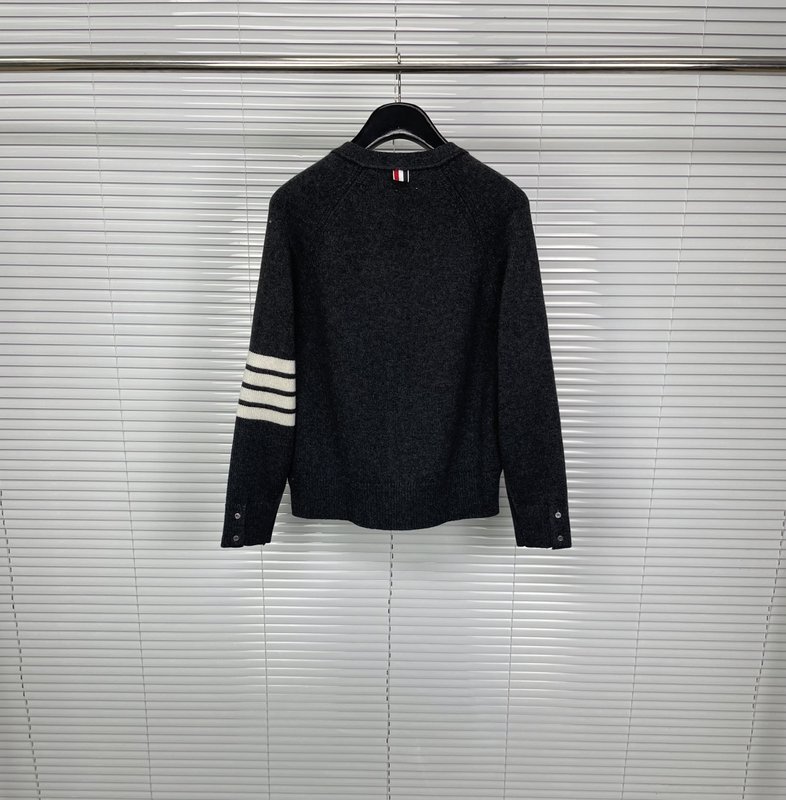 톰브라운 100% 울 V 넥 카디건 001-217562