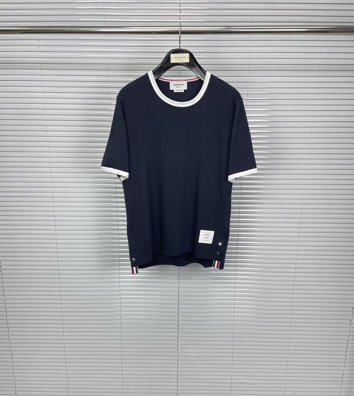 톰브라운 라운드넥 스트라이프 반팔 티셔츠 001-217689