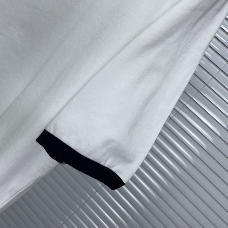 톰브라운 라운드 넥 반팔 티셔츠 001-217690
