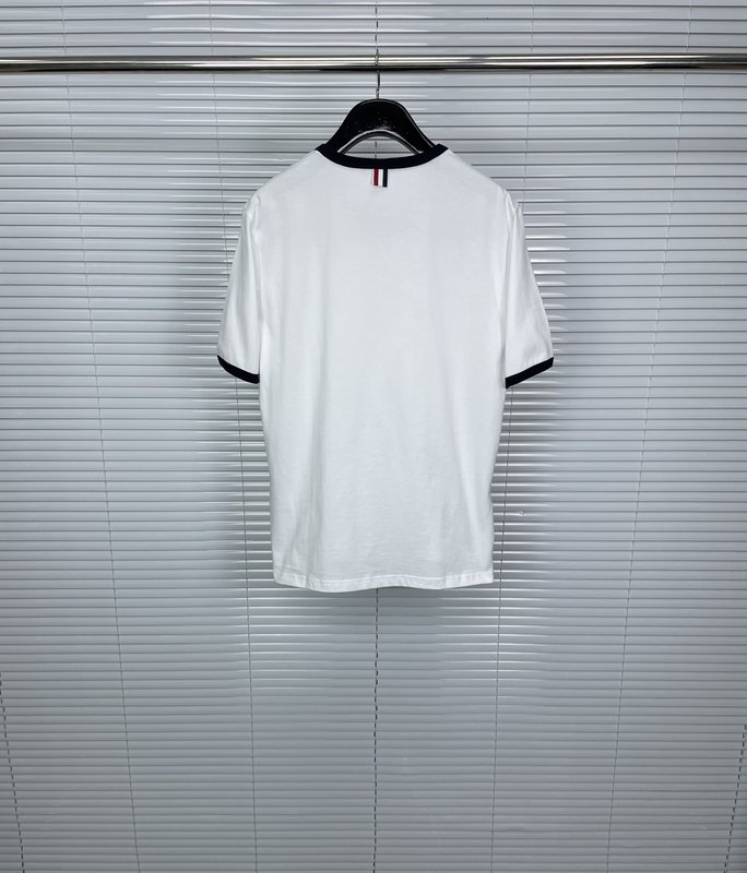 톰브라운 라운드 넥 반팔 티셔츠 001-217690