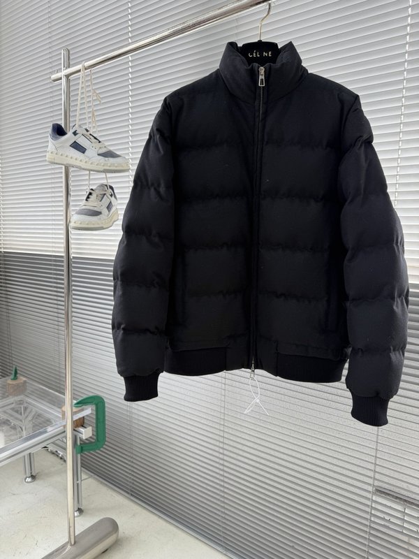 로로피아나 스탠드 칼라 울 다운 자켓 001-217883