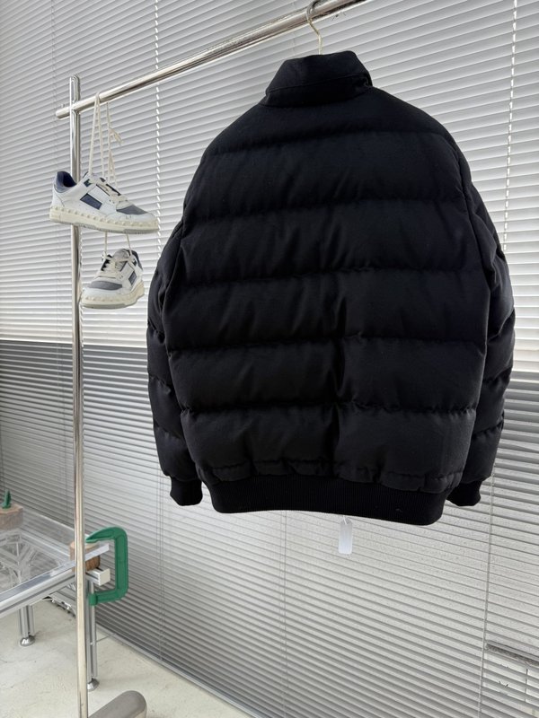 로로피아나 스탠드 칼라 울 다운 자켓 001-217883