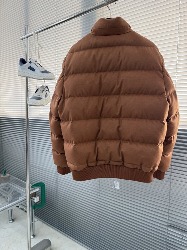 로로피아나 스탠드 칼라 울 다운 자켓 001-217884