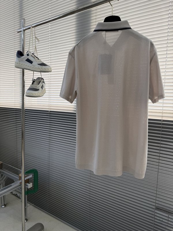 로로피아나 꽃회색 평직 반팔 티셔츠 001-218041