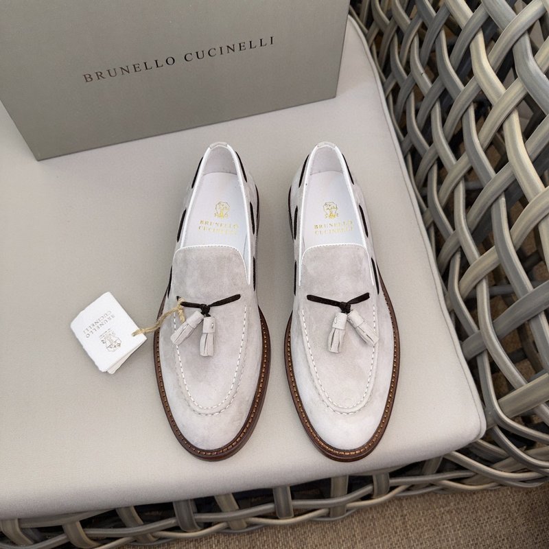 브루넬로 쿠치넬리 스웨이드 태슬 로퍼 001-218358