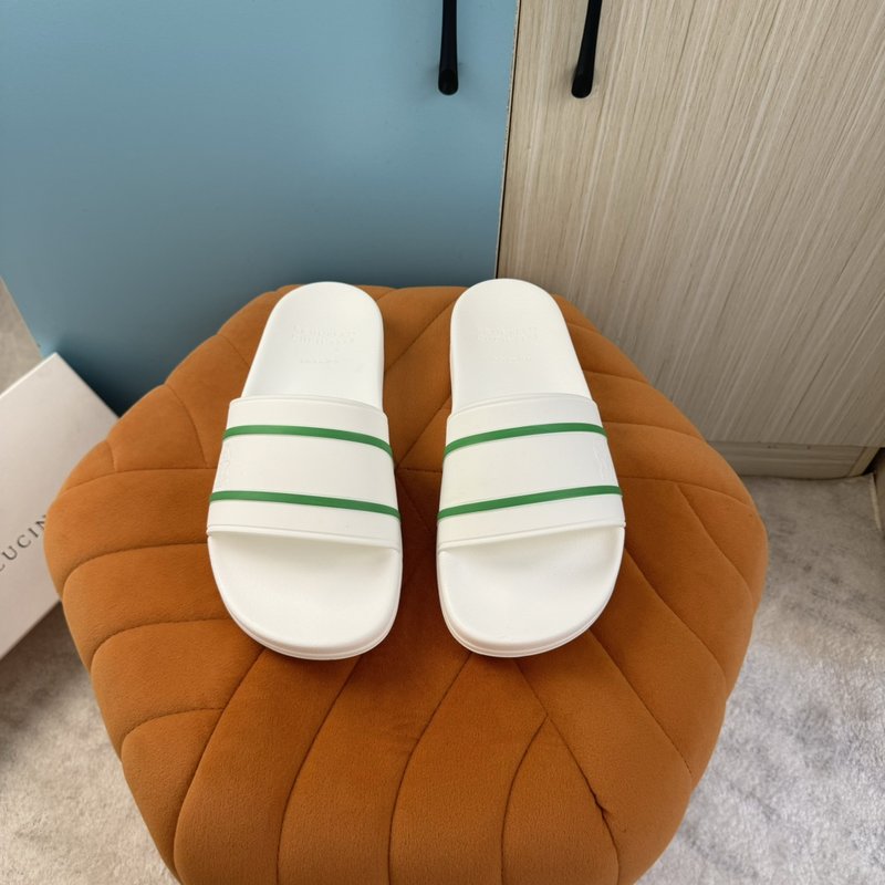 BC 브루넬로 쿠치넬리 원스트랩 슬리퍼 001-218510
