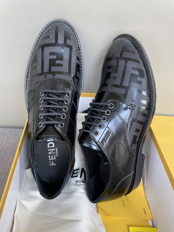 펜디 FENDI 남성 캐주얼 가죽 로퍼 001-221045