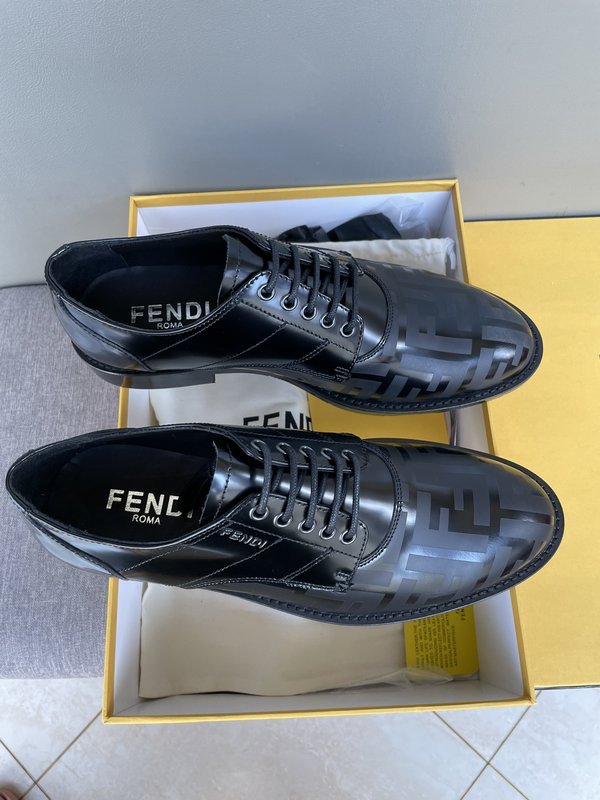 펜디 FENDI 남성 캐주얼 가죽 로퍼 001-221045