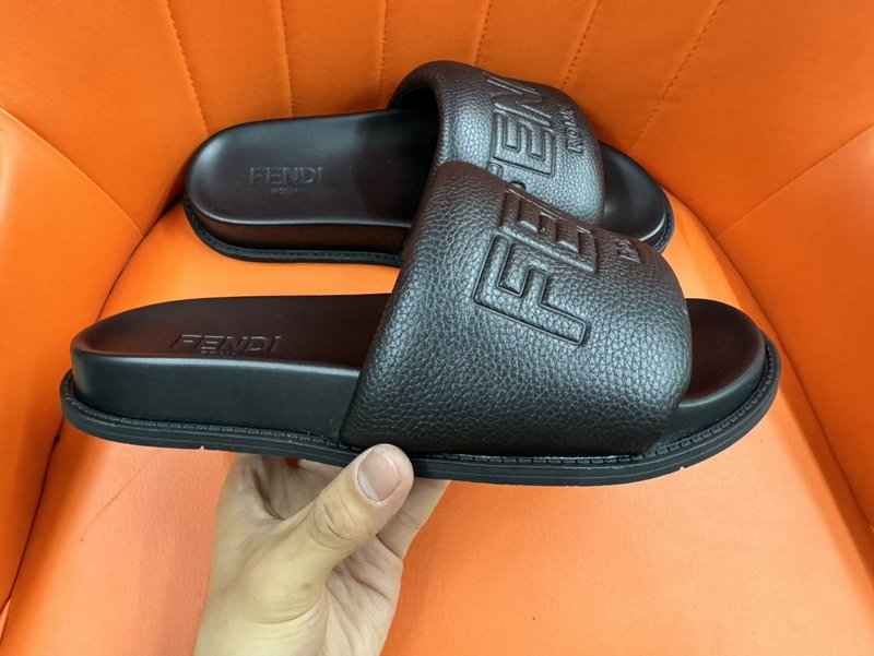 펜디 FENDI 신규 남성 슬리퍼 001-221051