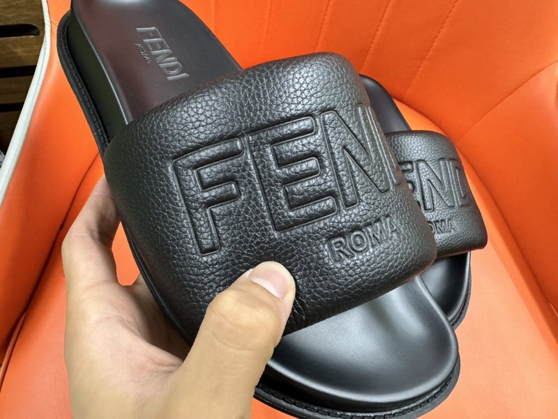 펜디 FENDI 신규 남성 슬리퍼 001-221051