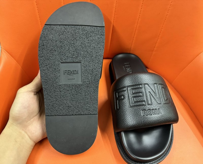 펜디 FENDI 신규 남성 슬리퍼 001-221051