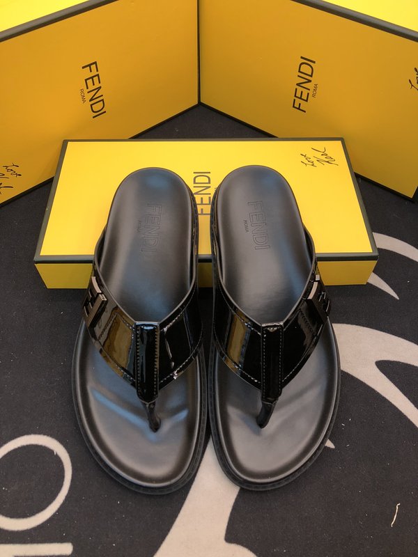 펜디 FENDI 2024 년 신제품 남성 슬리퍼 001-221056