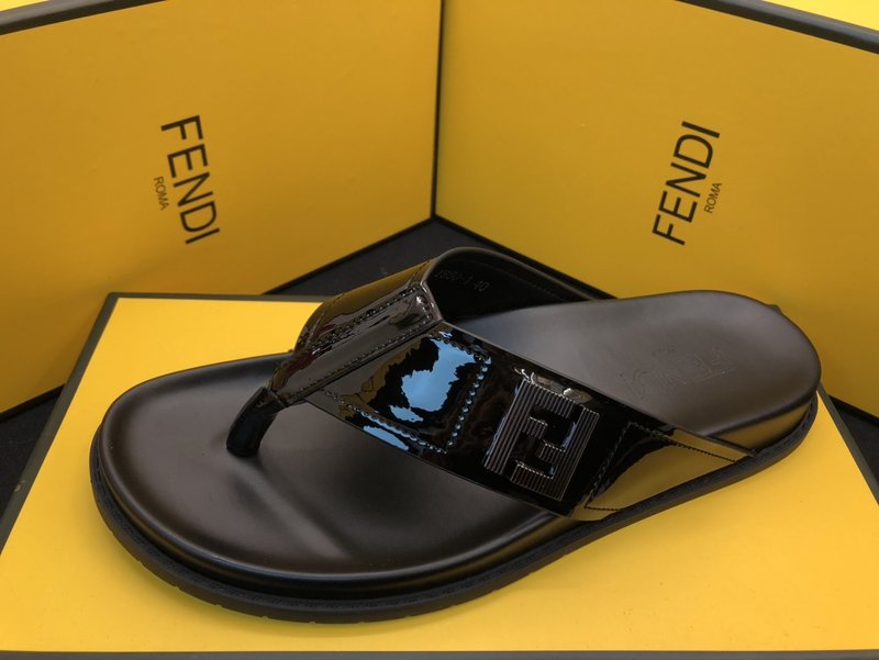 펜디 FENDI 2024 년 신제품 남성 슬리퍼 001-221056