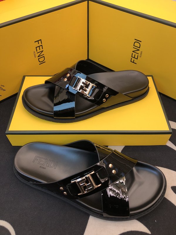 펜디 FENDI 남성 블랙 슬리퍼 001-221058