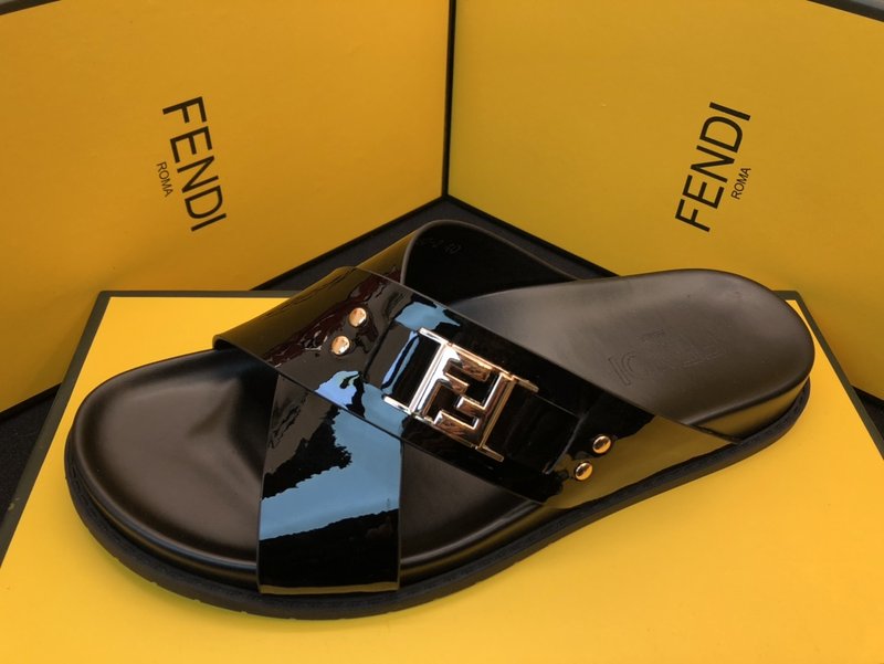 펜디 FENDI 남성 블랙 슬리퍼 001-221058