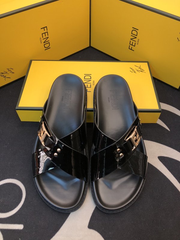 펜디 FENDI 남성 블랙 슬리퍼 001-221058