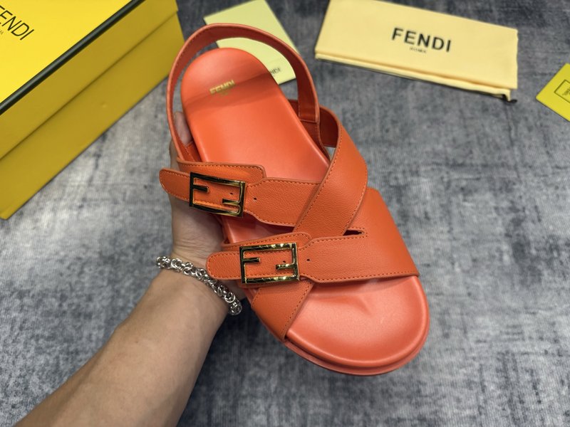 펜디 페이디 남성용 뉴 슬라이드 샌들 001-221101