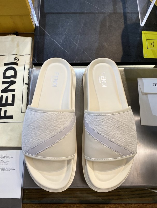 펜디 FENDI 남성용 FF 자카드 슬리퍼 샌들 001-221138