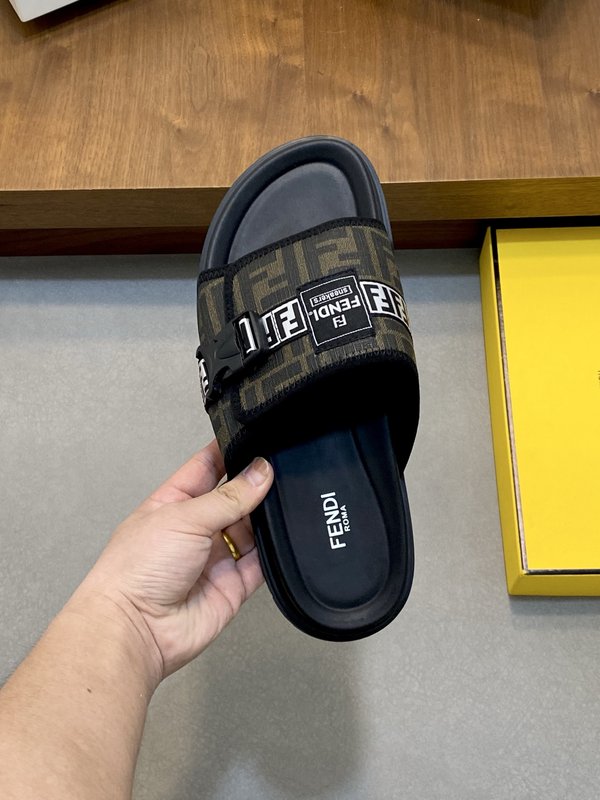 펜디 FENDI 클래식 몬스터 패턴 슬리퍼 001-221143