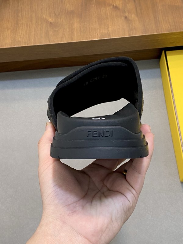 펜디 FENDI 클래식 몬스터 패턴 슬리퍼 001-221143