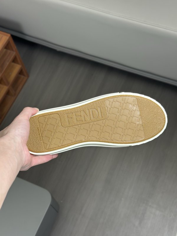 펜디 FENDI 매치 남녀용 레이싱 슈즈 001-221146