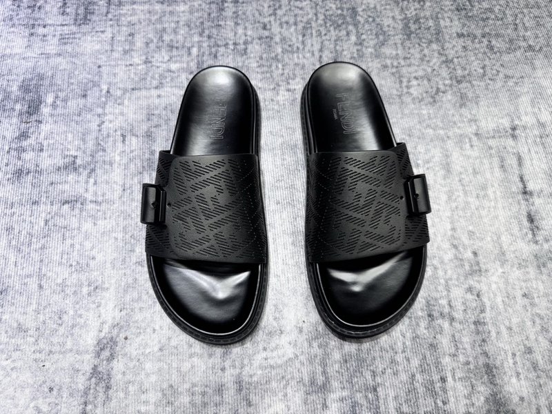 펜디 FENDI 남성 블랙 슬리퍼 001-221167