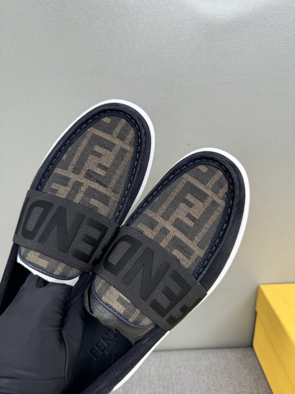 펜디 FENDI 남성 캐주얼 가죽 로퍼 001-221227