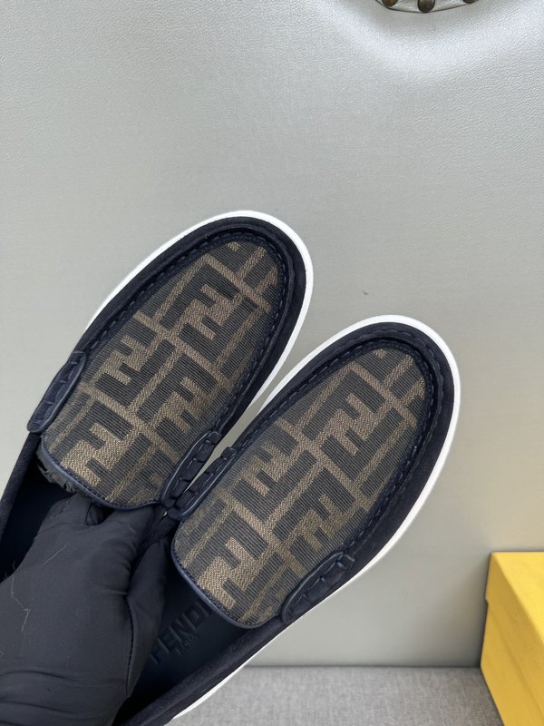 펜디 FENDI 남성 캐주얼 가죽 로퍼 001-221229