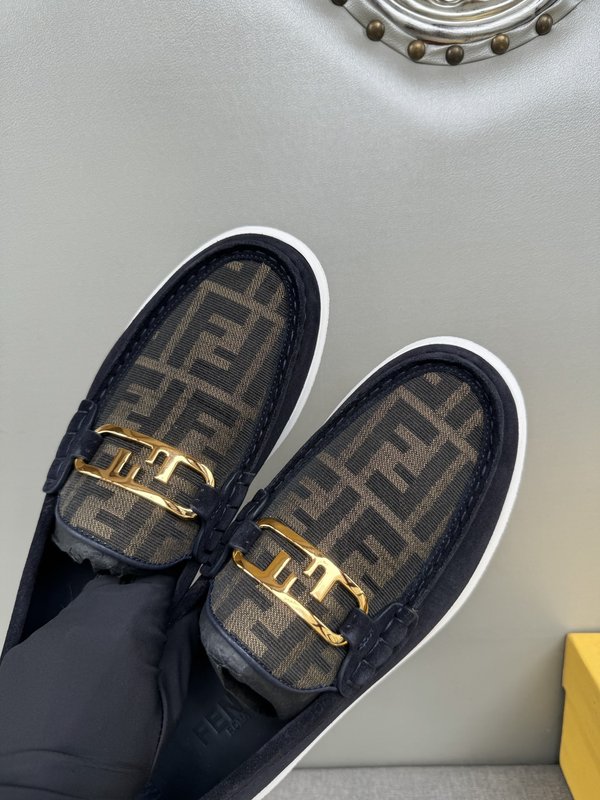 펜디 FENDI 남성 캐주얼 가죽 로퍼 001-221230