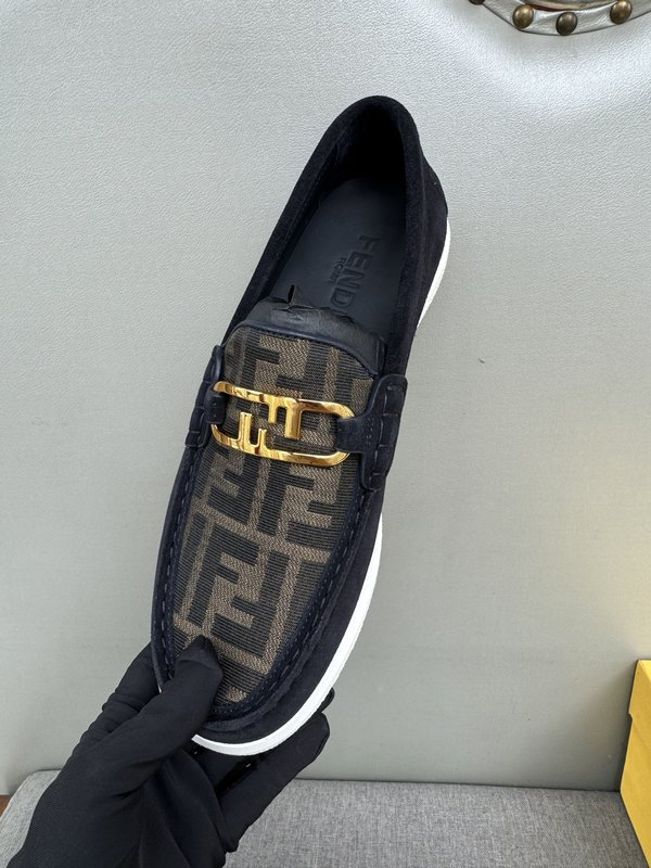 펜디 FENDI 남성 캐주얼 가죽 로퍼 001-221230