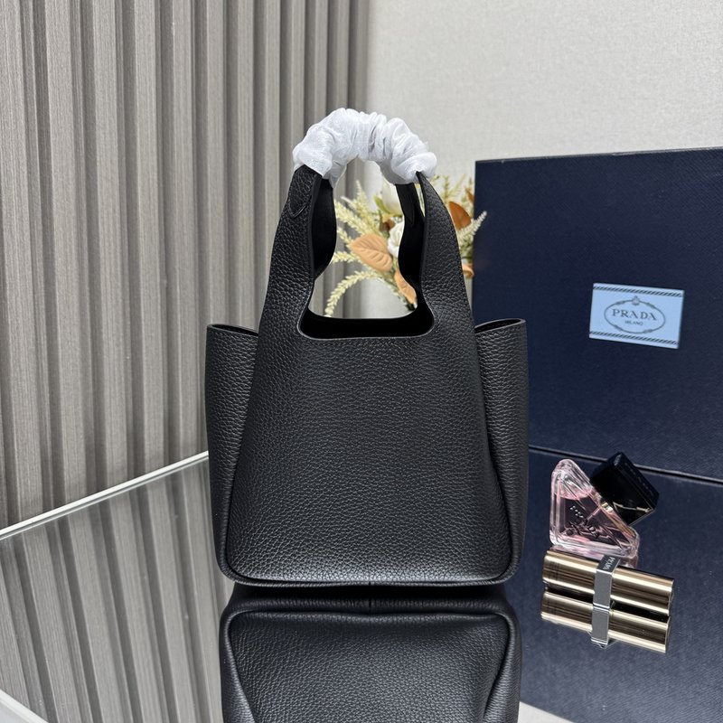 프라다 미니 버킷 토트백 001-221837
