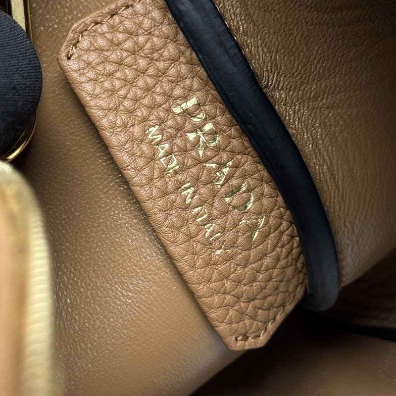 프라다 미니 숄더백 001-222017