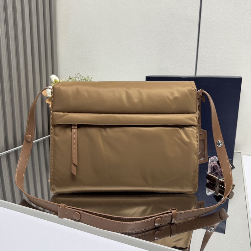 프라다 리나일론 플랩 숄더백 001-222035