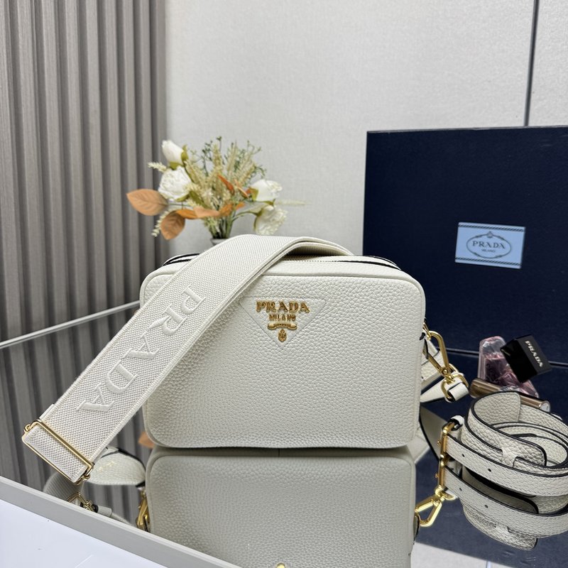 프라다 더블 스트랩 로고 웨빙 핸드백 001-222105