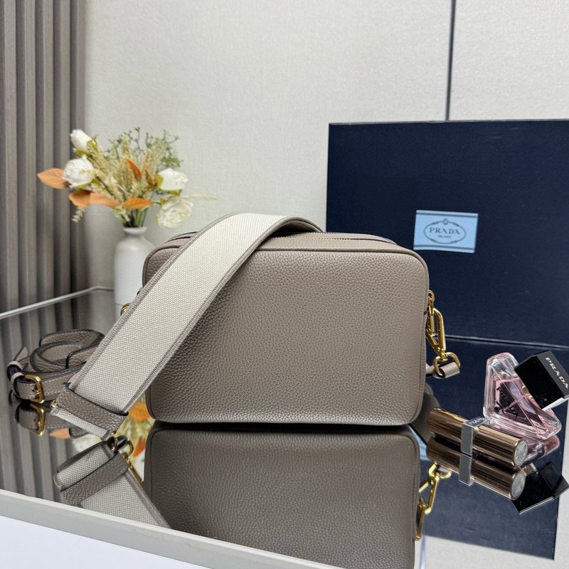 프라다 더블 스트랩 로고 웨빙 가죽 핸드백 001-222112